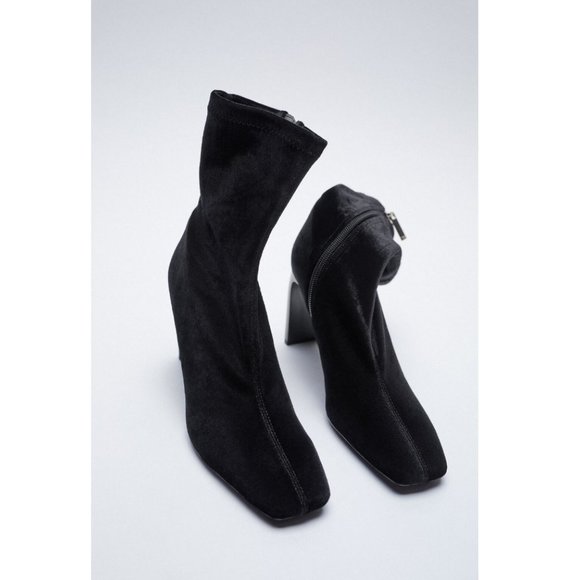 NWT Zara Size 7.5 Black Velvet Heeled Ankle Boots - Picture 3 of 4